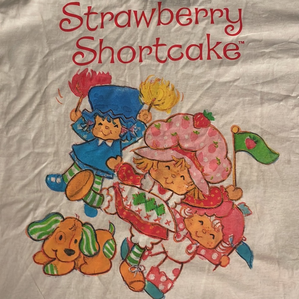 Strawberry Shortcake T-shirt  Print is on the front & Back. Size L. NWT - Picture 4 of 7